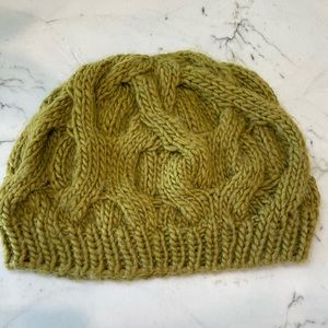 CABLE KNIT SLOUCHY BEANIE- one size